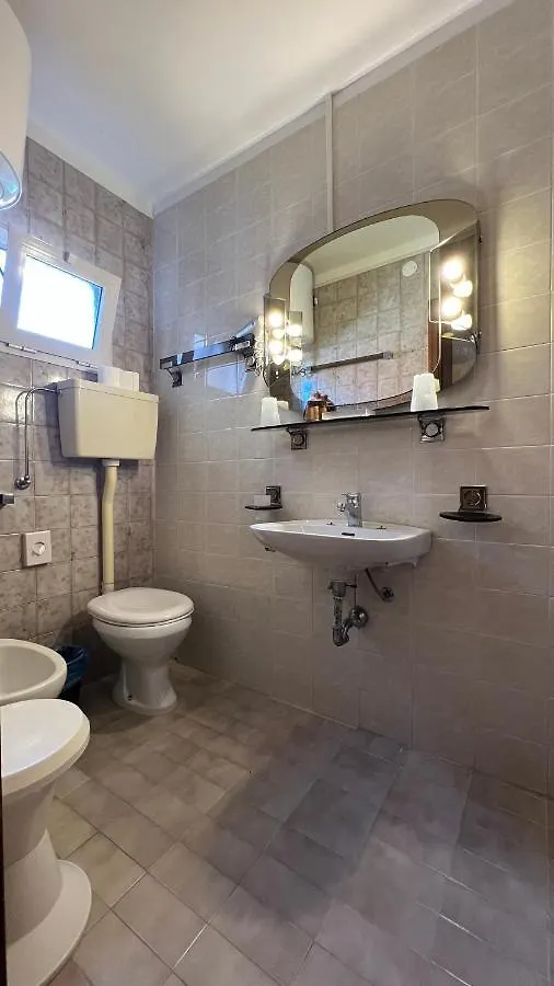 Residence Madrid Stanza Lido di Jesolo 0*,  Italy